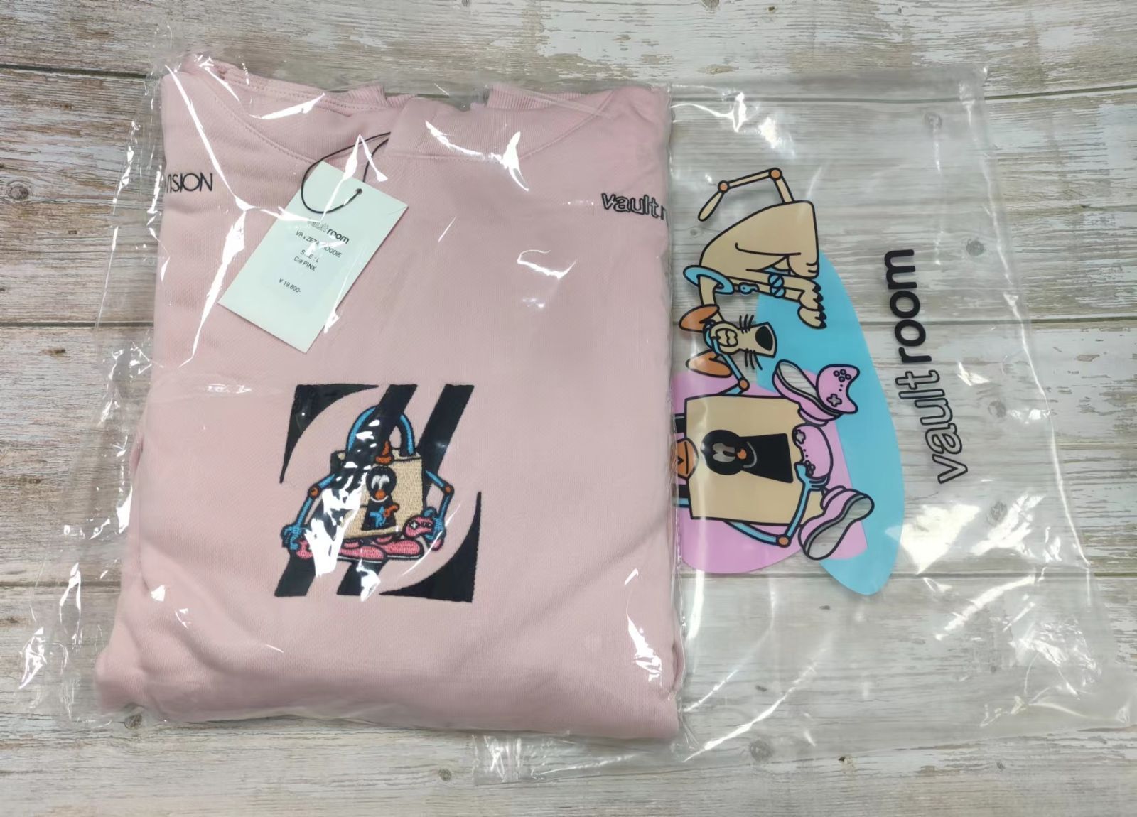 ZETA DIVISION x vaultroom HOODIE PINK+climax77.fr