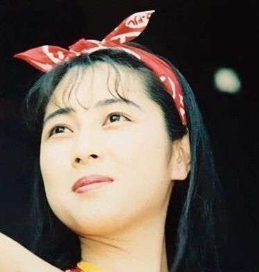 22-258 ZARD 坂井泉水の歌手デビュー前の蒲池幸子さんの写真集 - 本