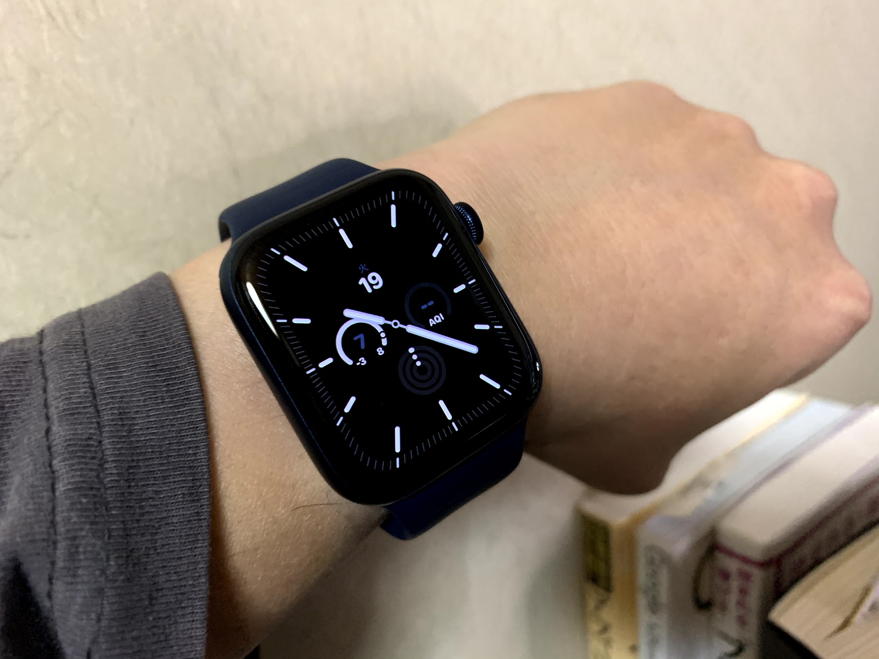 腕時計 Apple Watch SE 44mm GPS ＋WiFiモデル 腕時計(デジタル