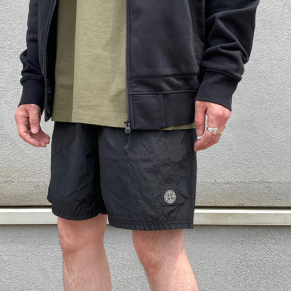 新品 STONE ISLAND ナイロン メタル ショート パンツ M - www.top4all.pl