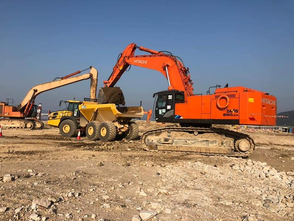 日立建機 zaxis 890-LCH-7 1/50 正規品販売! sandorobotics.com